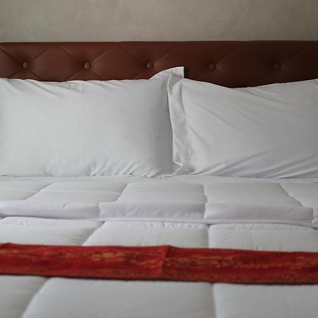 Everest Boutique Hotel Bangkok Exterior photo